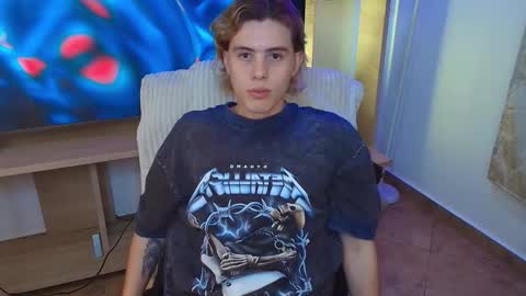 Snapshot of gemdominus chatting on 09-28-25, 08:36 Gem Dominus online show from 09-28-25, 08:36