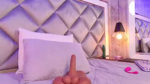 Maria  online show from 06-11-26, 03:04