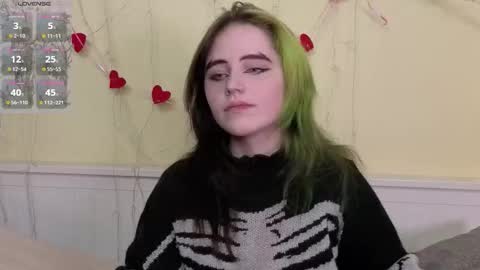 Snapshot of gemmafulwood chatting on 10-22-25, 07:24 Ilona online show from 10-22-25, 07:24