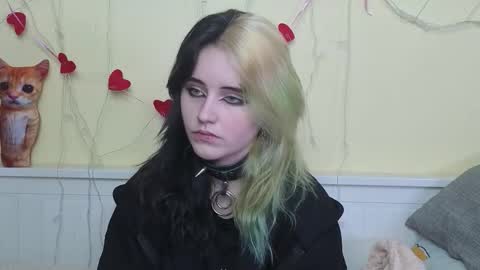 Snapshot of gemmafulwood chatting on 10-27-25, 07:51 Ilona online show from 10-27-25, 07:51