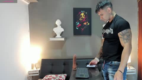 gendersonfit online show from 12-04-24, 08:40