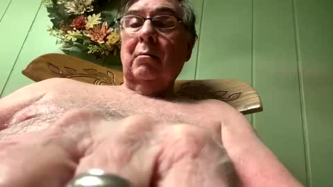 Snapshot of geneox chatting on 12-28-24, 07:22 GeneOx online show from 12-28-24, 07:22