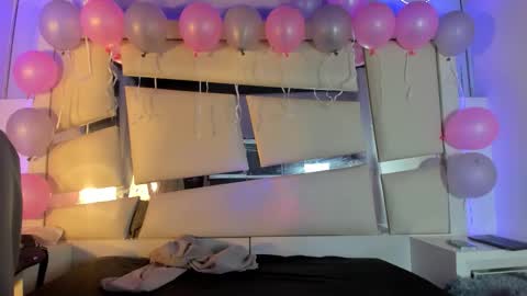 Snapshot of genesis_ask chatting on 11-04-25, 03:05 Genesis online show from 11-04-25, 03:05