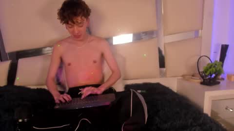 Snapshot of genesis_ask chatting on 11-26-25, 05:19 Genesis online show from 11-26-25, 05:19