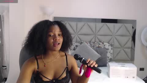 Snapshot of genesis_moretz chatting on 04-25-26, 04:26 GENESIS online show from 04-25-26, 04:26
