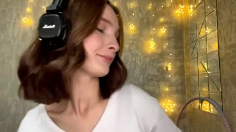 Riana online show from 04-13-26, 01:05