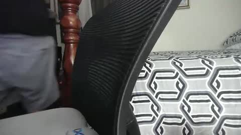 Snapshot of genowixk chatting on 10-08-25, 01:58 genowixk online show from 10-08-25, 01:58