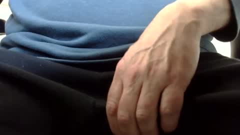 Snapshot of gent063 chatting on 01-05-25, 06:35 gent063 online show from 01-05-25, 06:35