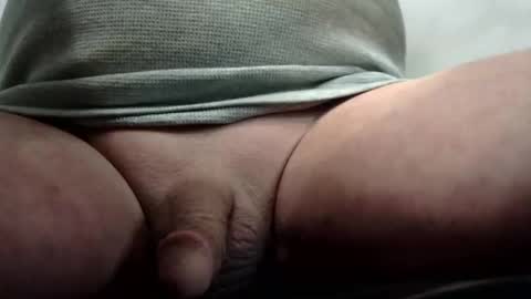 Snapshot of gent063 chatting on 01-12-26, 01:16 gent063 online show from 01-12-26, 01:16