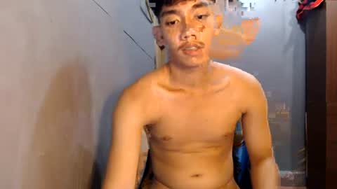 Snapshot of gentlemanlustx chatting on 06-13-26, 03:37 Rayl online show from 06-13-26, 03:37