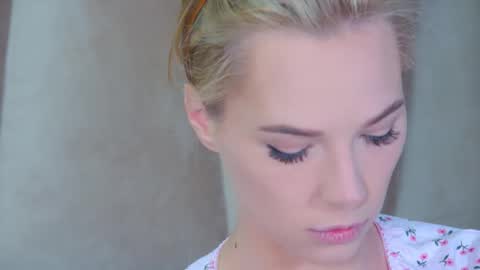 GentleRossi online show from 12-18-25, 02:01