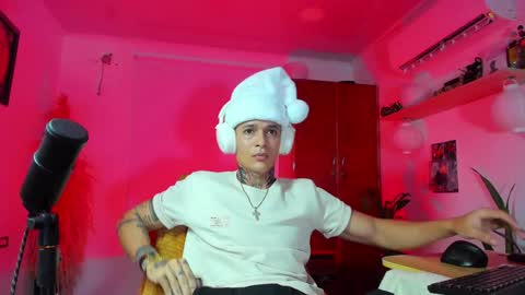 independent model online show from 12-25-24, 02:46