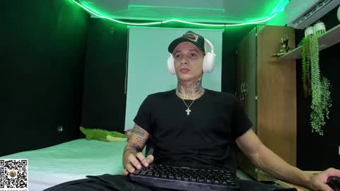 independent model online show from 01-27-25, 03:47