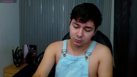 Snapshot of georgesmith_1 chatting on 04-17-26, 12:24 GEORGE online show from 04-17-26, 12:24