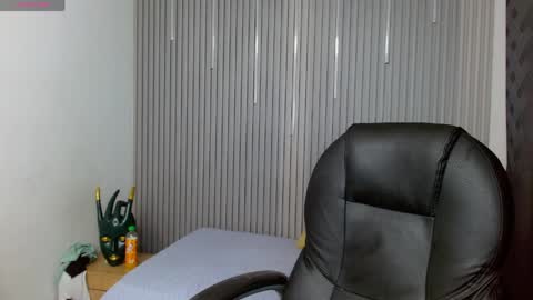 Snapshot of georgesmith_1 chatting on 04-20-26, 03:31 GEORGE online show from 04-20-26, 03:31