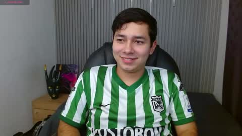 Snapshot of georgesmith_1 chatting on 04-22-26, 04:48 GEORGE online show from 04-22-26, 04:48
