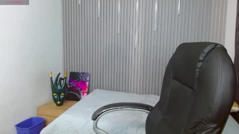Snapshot of georgesmith_1 chatting on 04-27-26, 05:27 GEORGE online show from 04-27-26, 05:27