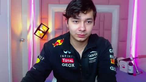 Snapshot of georgesmith_1 chatting on 05-28-26, 04:43 GEORGE online show from 05-28-26, 04:43