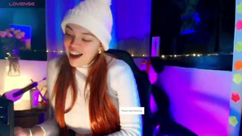 georgina_moschino online show from 06-12-26, 03:38