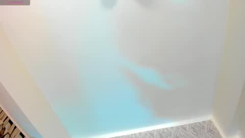 Kendal  online show from 11-12-25, 01:55