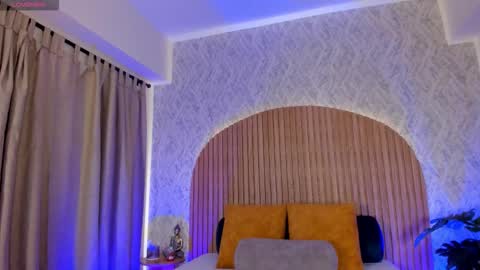 Kendal  online show from 02-24-26, 01:20