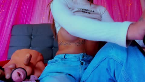 geraldinesuaan online show from 12-17-24, 10:12