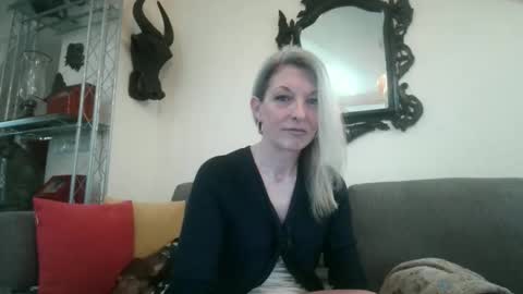 Snapshot of germansweety1 chatting on 02-14-26, 02:47 germansweety online show from 02-14-26, 02:47
