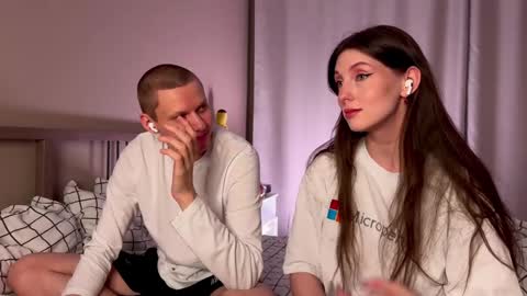 Snapshot of gethigh_ chatting on 12-11-24, 07:36 Liz and Mark online show from 12-11-24, 07:36