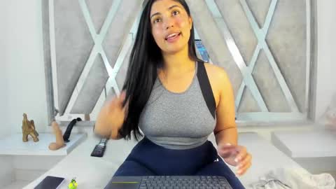 Danna Astrom online show from 02-18-25, 11:52