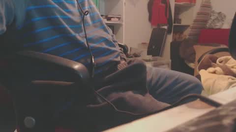 Snapshot of ghostatitude chatting on 02-12-25, 09:54 ghostatitude online show from 02-12-25, 09:54