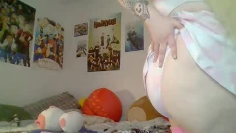 Snapshot of ghostieblades chatting on 11-03-25, 12:35 Blade online show from 11-03-25, 12:35