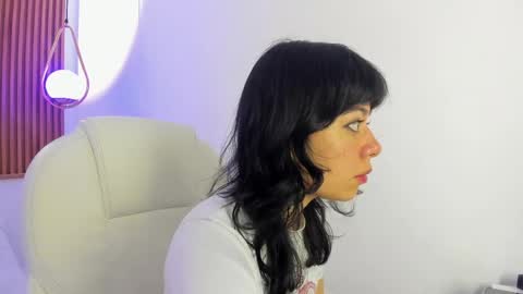 Milaa online show from 04-20-26, 01:14