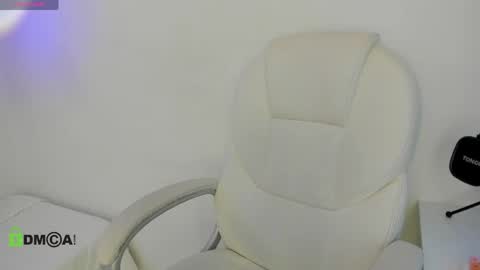 Milaa online show from 05-25-26, 01:06