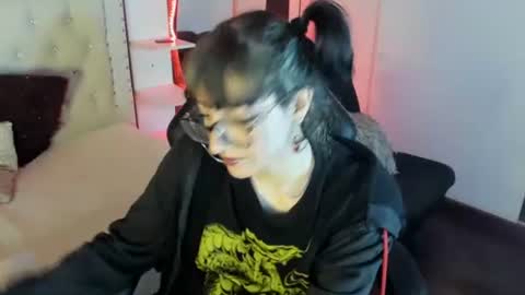 Allison  online show from 02-08-25, 04:14