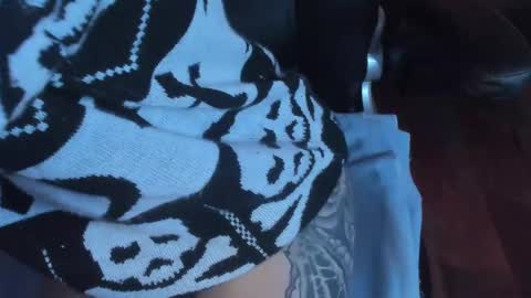 Allison  online show from 02-11-25, 03:18