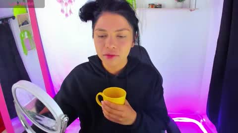 giaaaa   online show from 12-21-25, 10:28