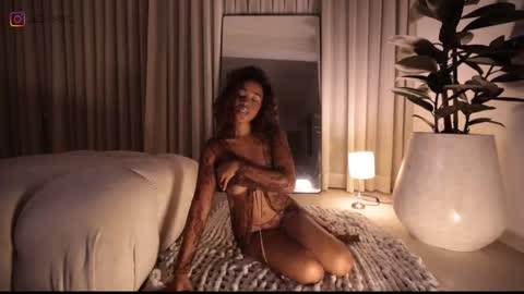 Snapshot of gia_curly chatting on 05-31-26, 02:09 Leo online show from 05-31-26, 02:09