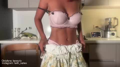 Snapshot of gia_curly chatting on 07-07-26, 12:46 Leo online show from 07-07-26, 12:46