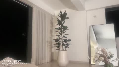 Snapshot of gia_curly chatting on 07-10-26, 01:54 Leo online show from 07-10-26, 01:54