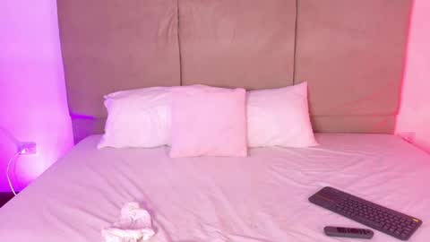 G I A  online show from 05-12-26, 04:59