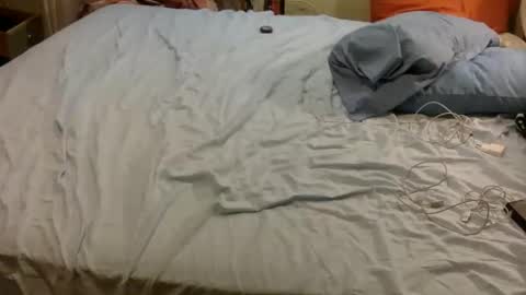 Snapshot of giannispr1998 chatting on 12-19-24, 01:07 Horny Sissy online show from 12-19-24, 01:07