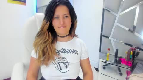 GiaRoussel online show from 01-07-25, 11:24