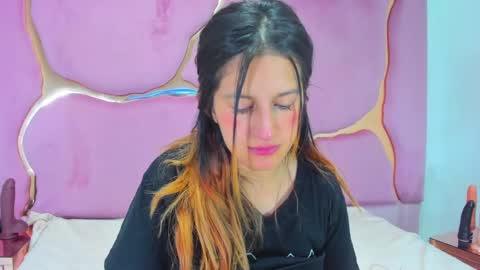 GiaRoussel online show from 01-12-25, 03:03