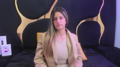 GiaRoussel online show from 09-19-25, 03:56