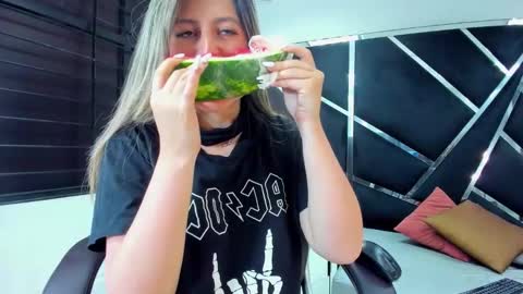 GiaRoussel online show from 09-29-25, 04:12