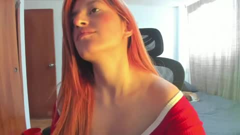 Snapshot of giaroussel chatting on 05-27-26, 03:31 GiaRoussel online show from 05-27-26, 03:31