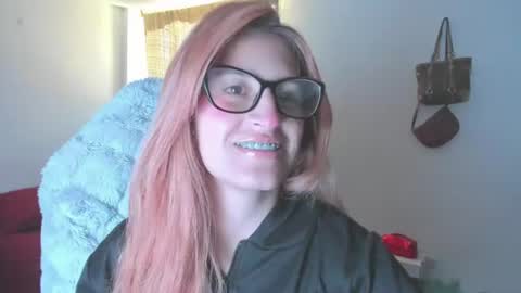 Snapshot of giaroussel chatting on 06-11-26, 02:15 GiaRoussel online show from 06-11-26, 02:15