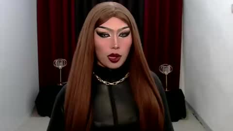 Gia X online show from 01-13-25, 07:54