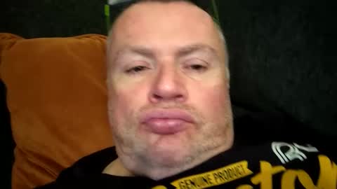 giddyup2222222 online show from 04-21-26, 11:40