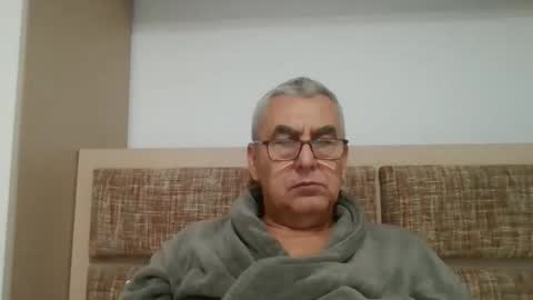 Snapshot of gigi1970 chatting on 10-06-25, 06:44 gigi1970 online show from 10-06-25, 06:44